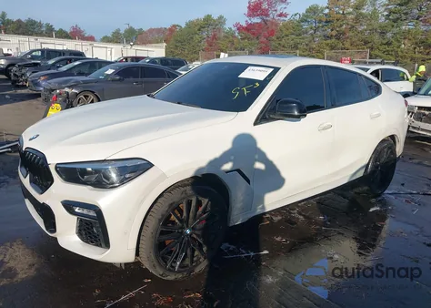 2021 BMW X6 xDrive40I z USA, uszkodzony, nr VIN 5UXCY6C01M9F95433